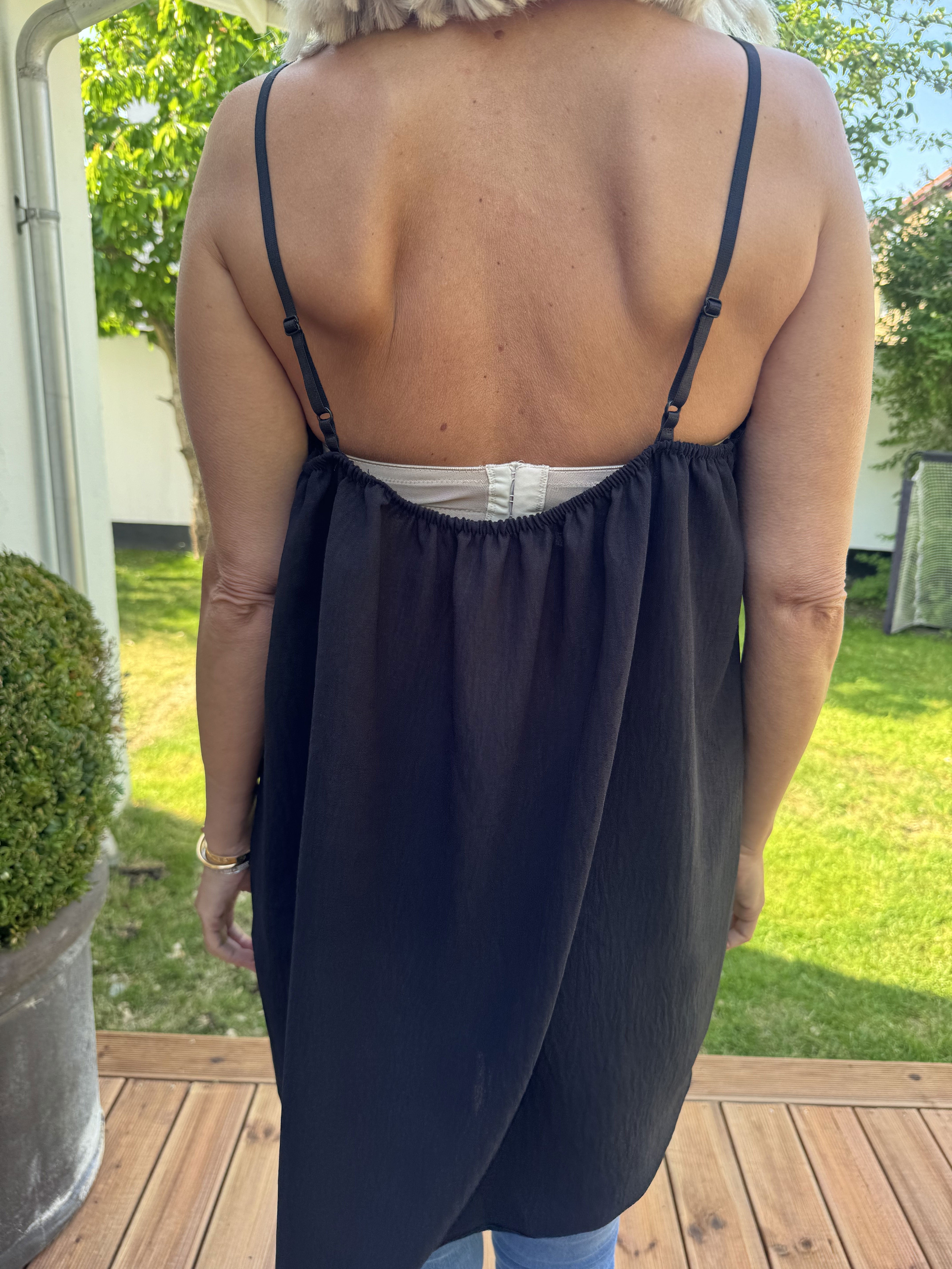 Viktoria - Topp i viskos med spetskant